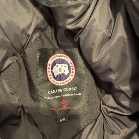 Canada Goose Dark Gray Ski & Snow Jacket - Picture 2 of 9